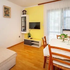 apartments-sucur-with-terrace.primorje-gorskikotar.com/
